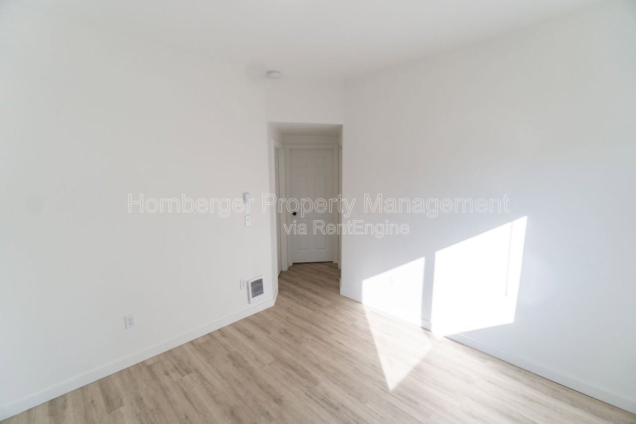 1904 E Dalton Ave #4 - Photo 3 of 15