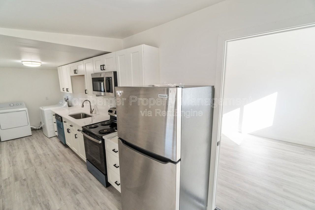 1904 E Dalton Ave #4 - Photo 5 of 15