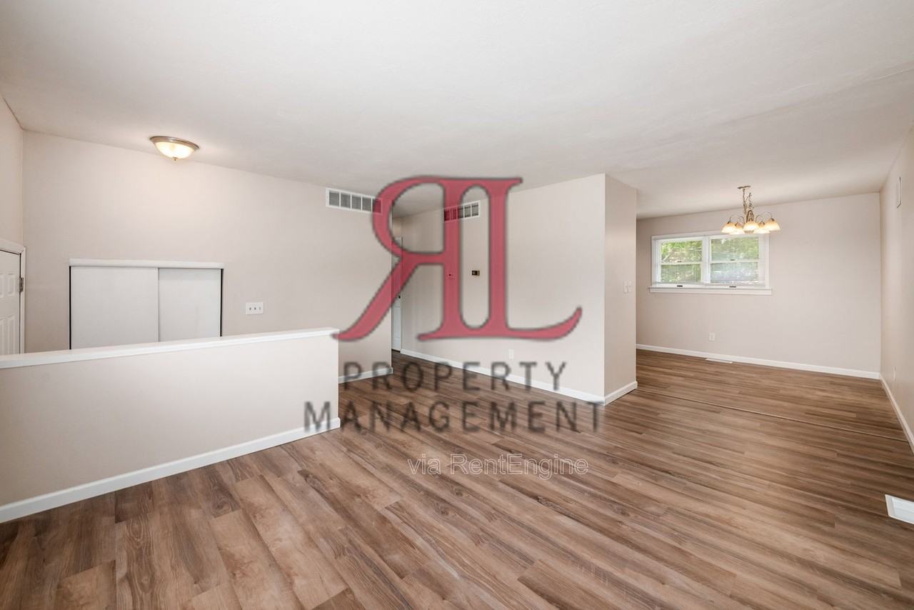 998 Hillery Rd - Photo 4 of 27