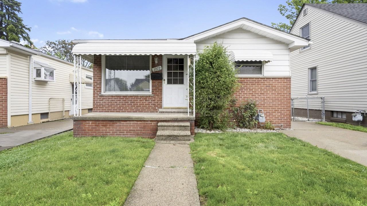 1072 Mill St - Photo 2 of 14