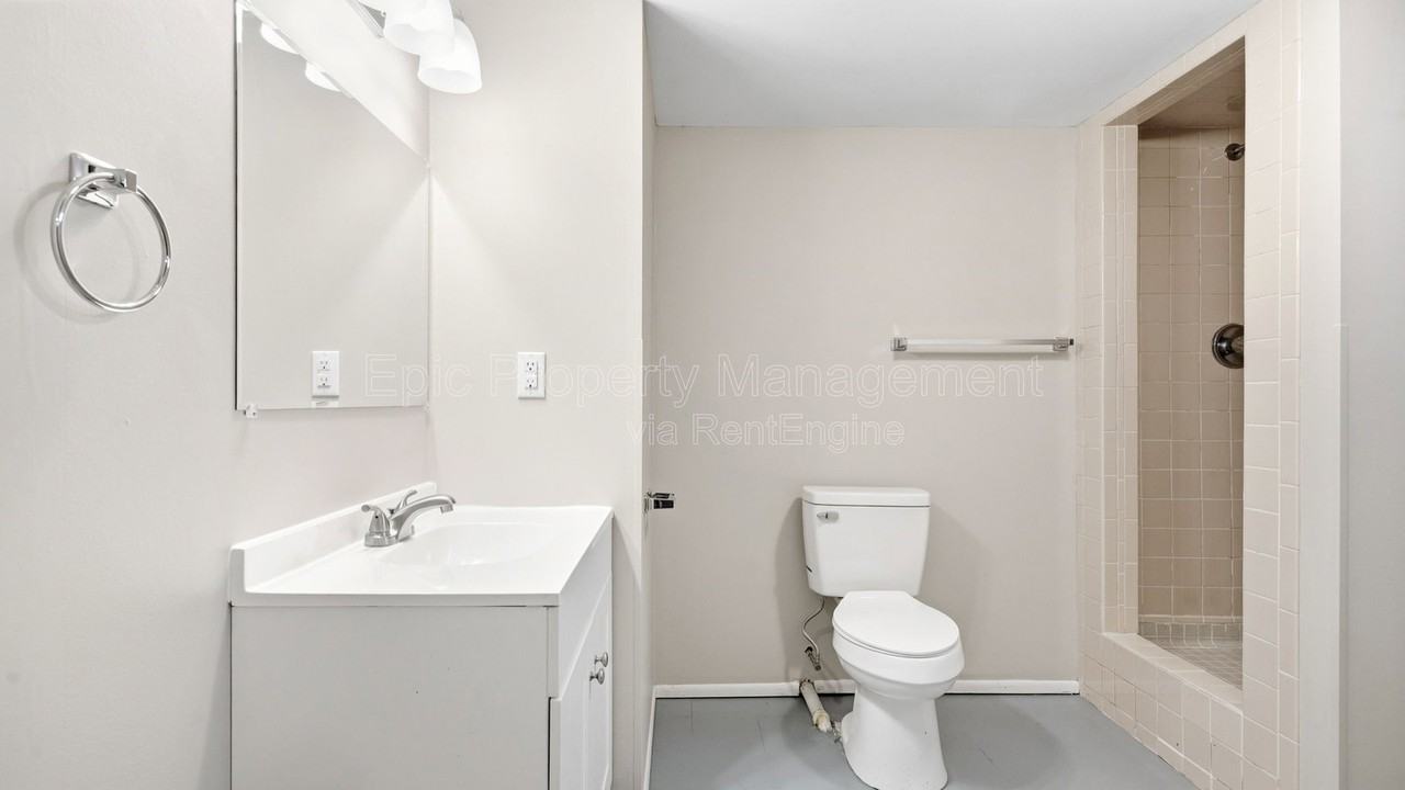 1072 Mill St - Photo 6 of 14
