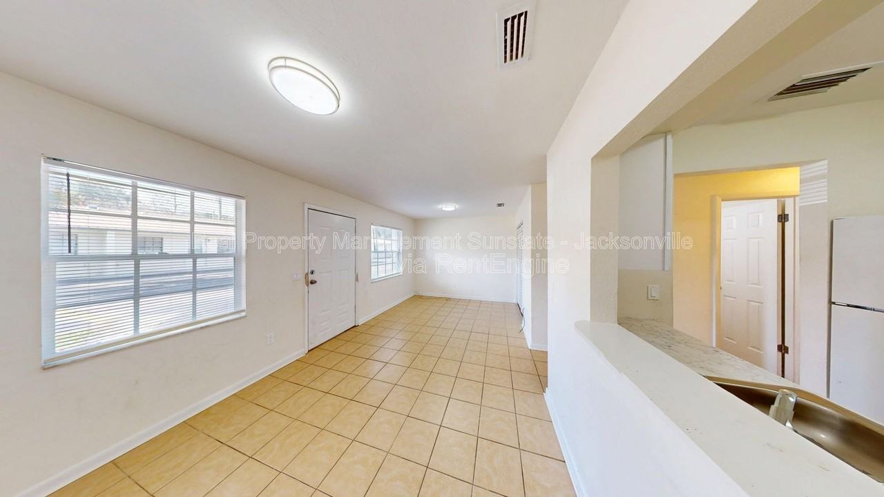 1010 Bronson St #12 - Photo 3 of 18