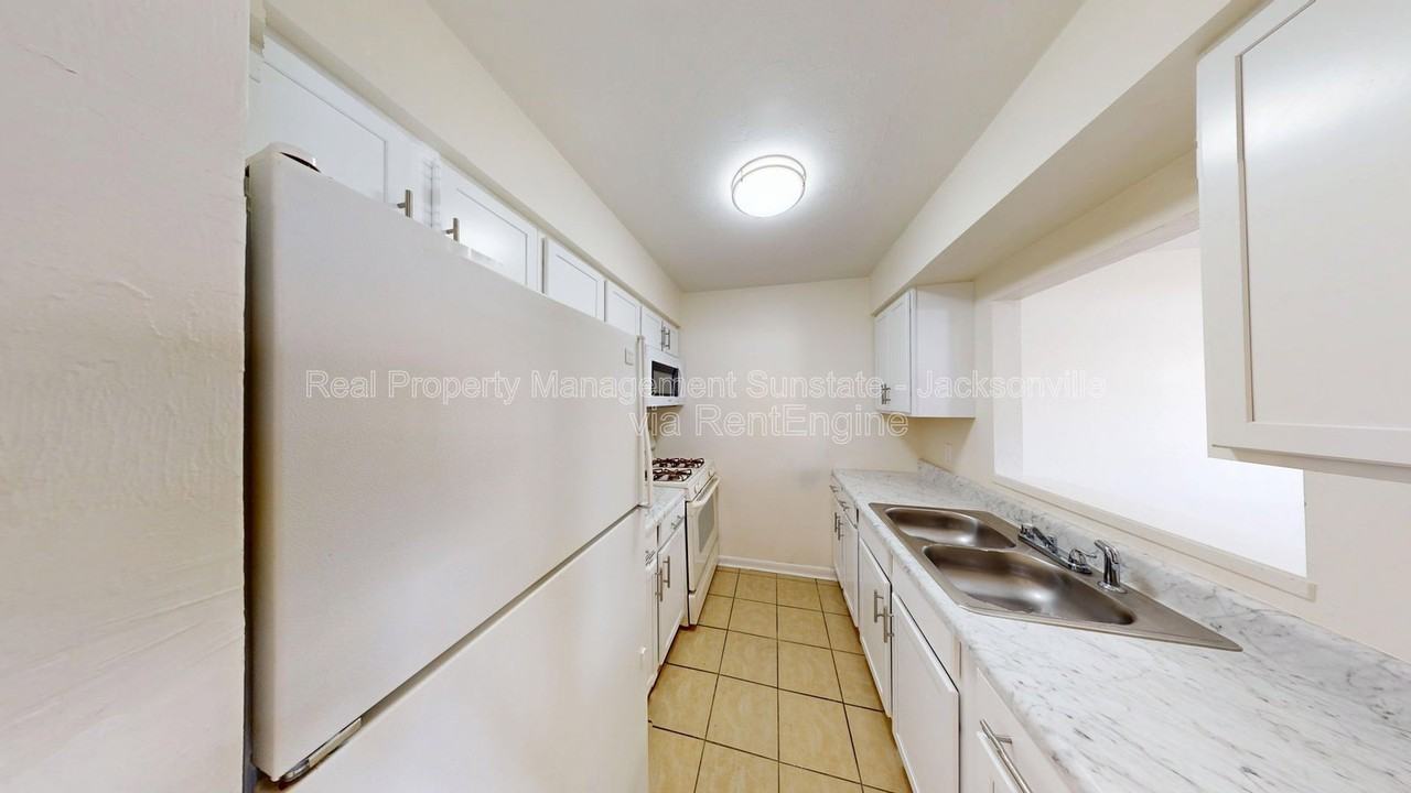 1010 Bronson St #12 - Photo 4 of 18