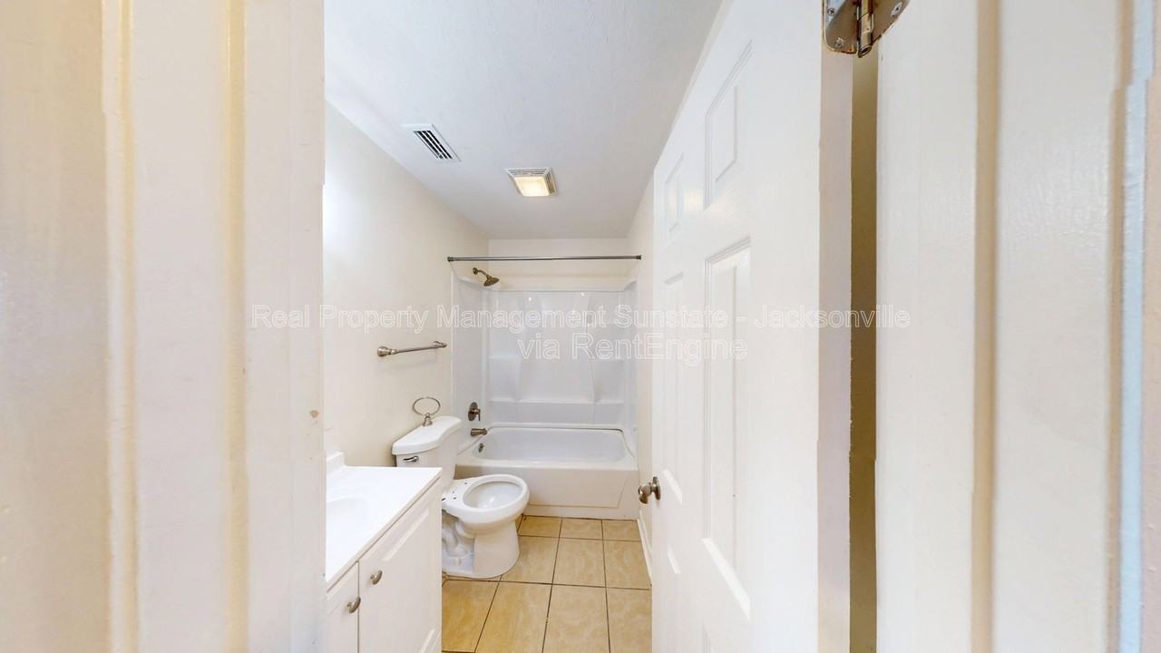 1010 Bronson St #12 - Photo 7 of 18
