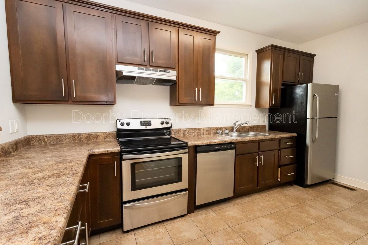 226 N Hickory St - Photo 2 of 24