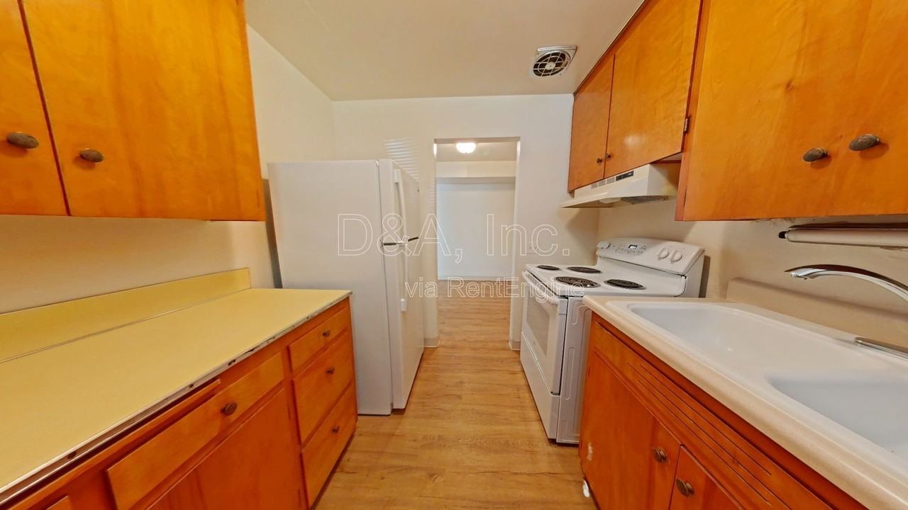 2703 Nw Taylor Ave - Photo 6 of 12