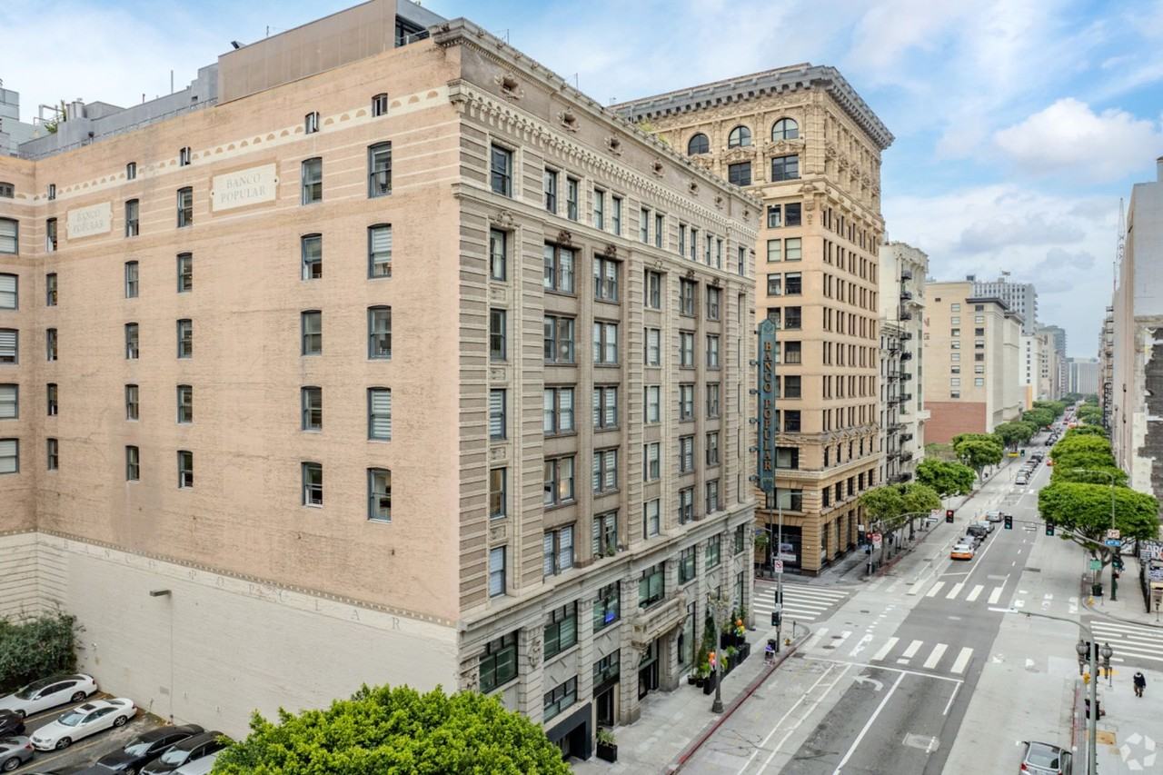 HWH Luxury Living - Photo 7 of 50