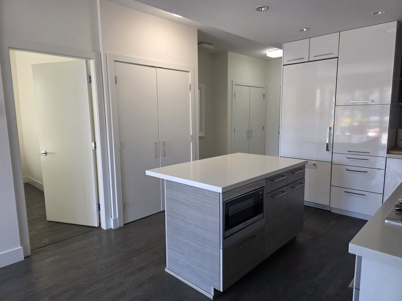1628 4th Ave W #213 - Photo 4 of 12