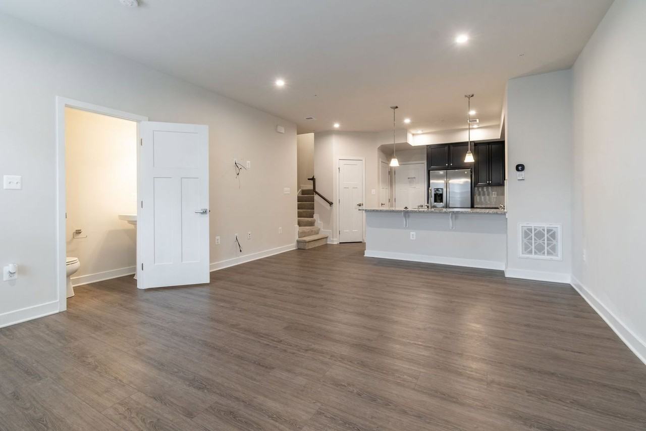 108 Lawndale Dr #1001G - Photo 2 of 21