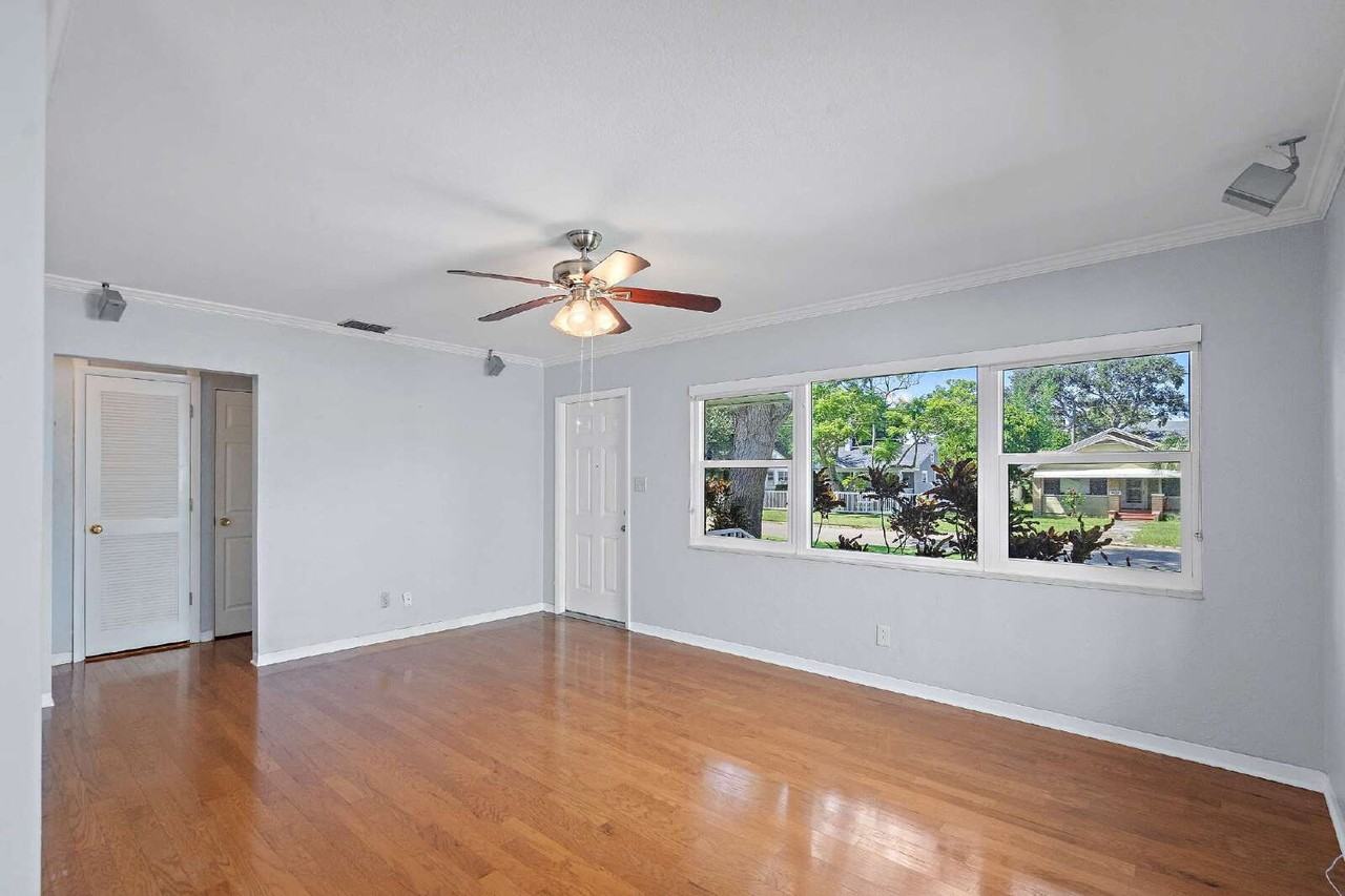 510 34th Ave N - Photo 3 of 33