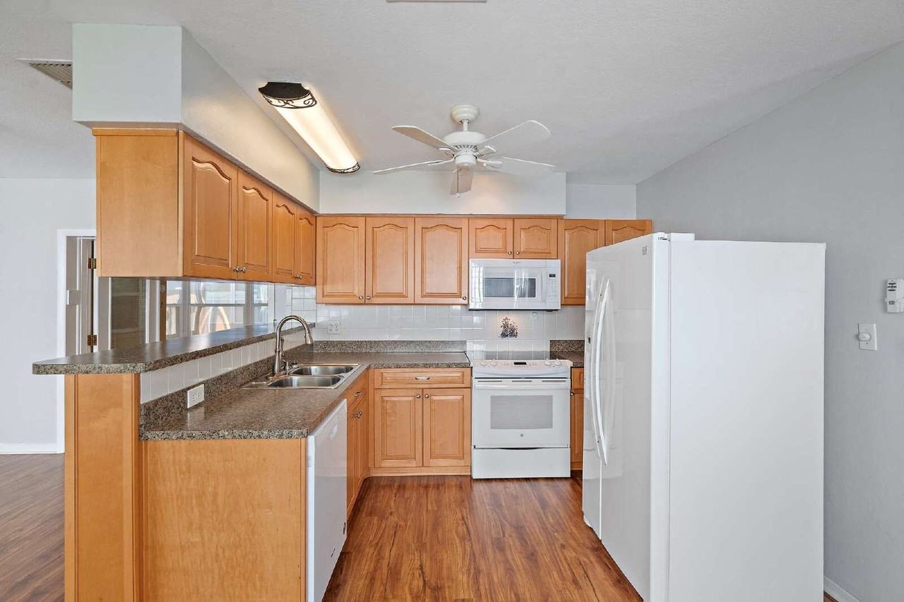 510 34th Ave N - Photo 4 of 33