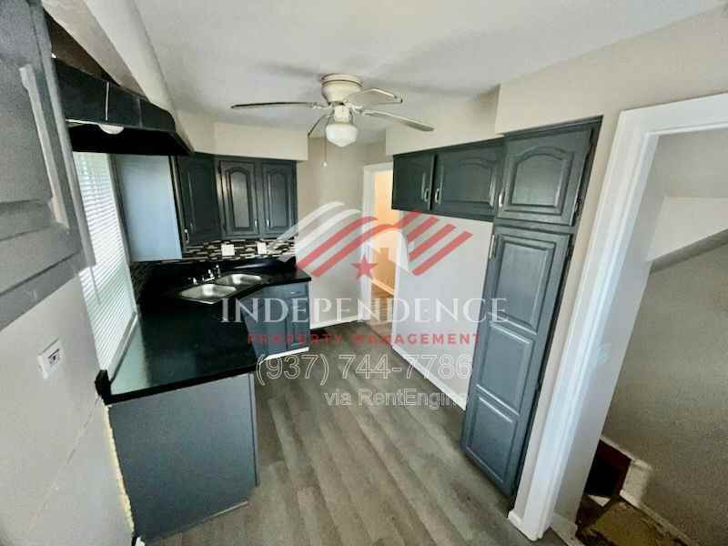 402 Harriet St - Photo 4 of 20