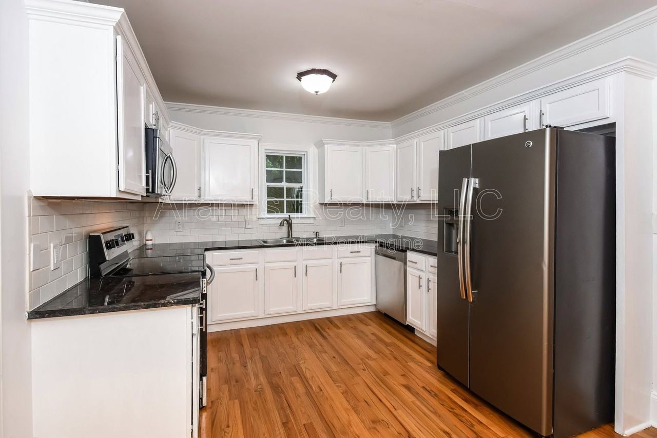 83 Ormond St Se - Photo 3 of 20