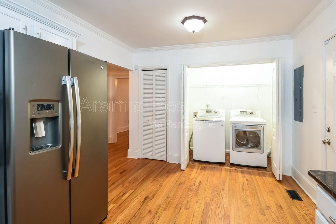 83 Ormond St Se - Photo 4 of 20