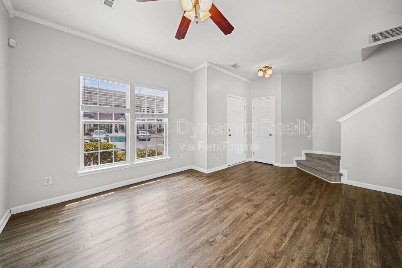 12439 Blossoming Ct - Photo 5 of 37