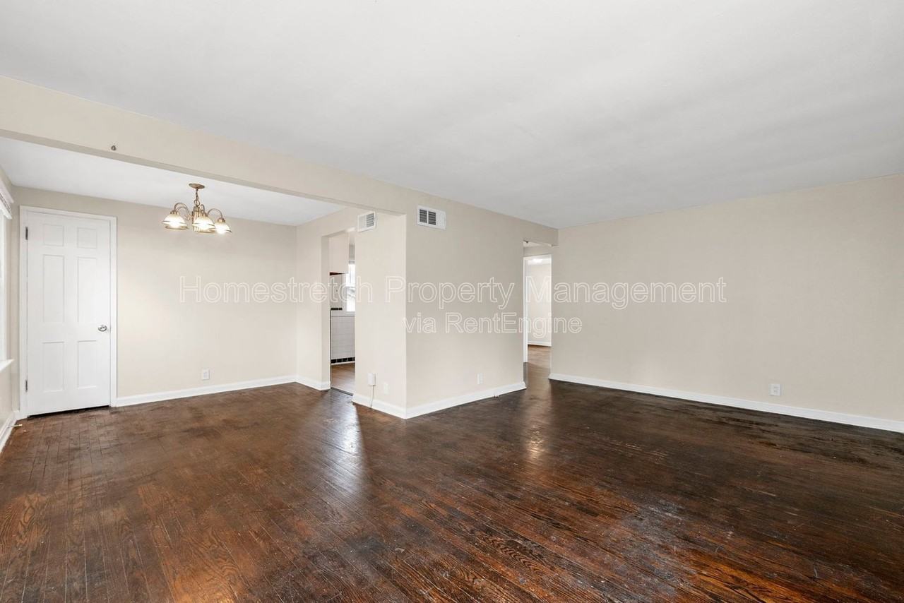 8124 Titus Rd - Photo 6 of 28