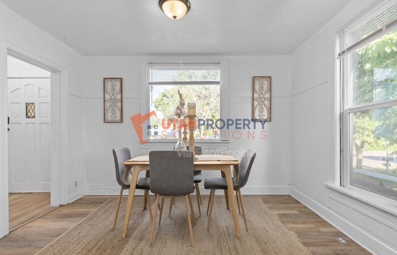 2263 S Green St - Photo 4 of 9
