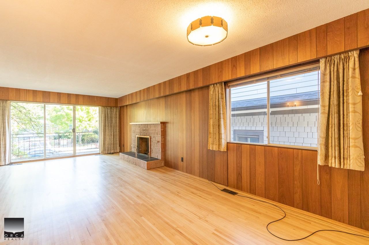 4608 15th Ave W - Photo 3 of 18