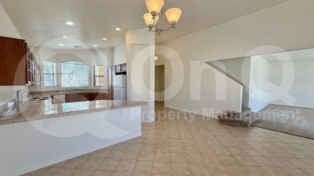 12204 W Ocotillo Ln - Photo 4 of 28
