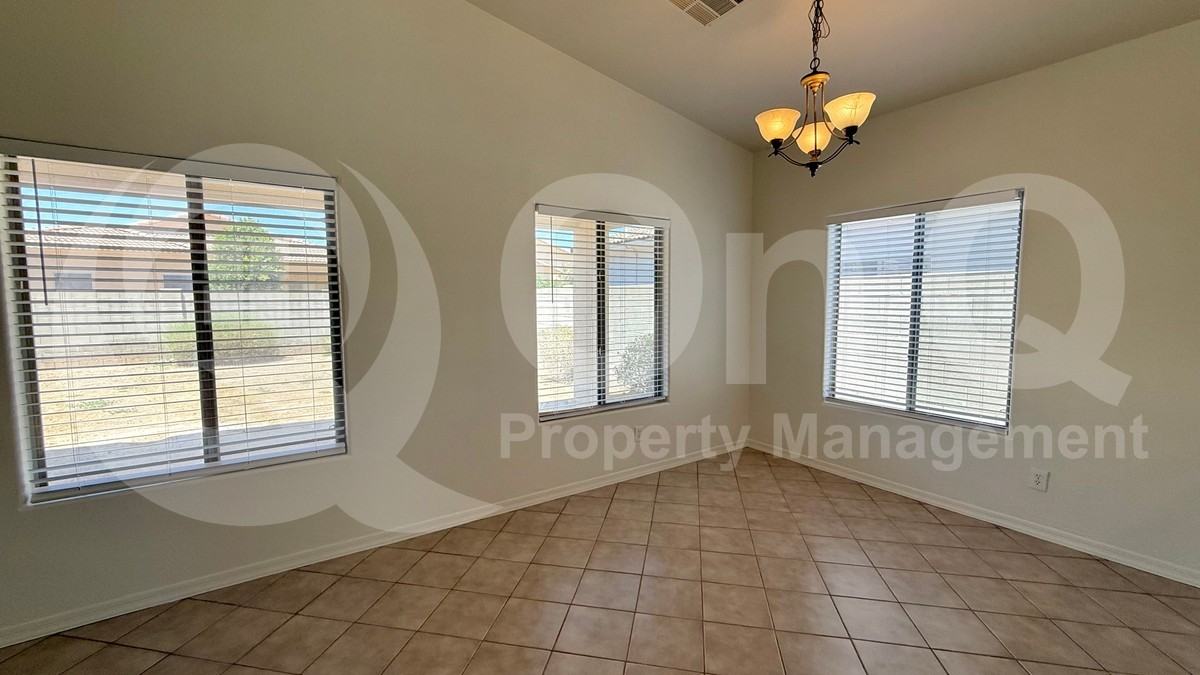 12204 W Ocotillo Ln - Photo 5 of 28