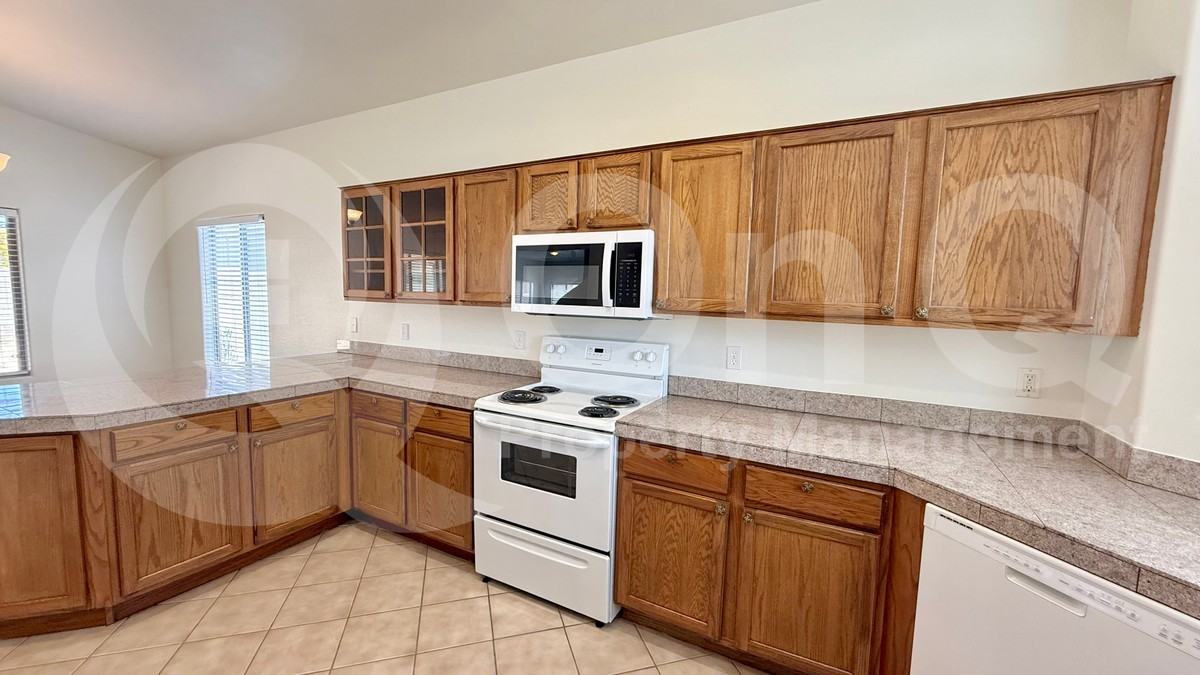 12204 W Ocotillo Ln - Photo 7 of 28