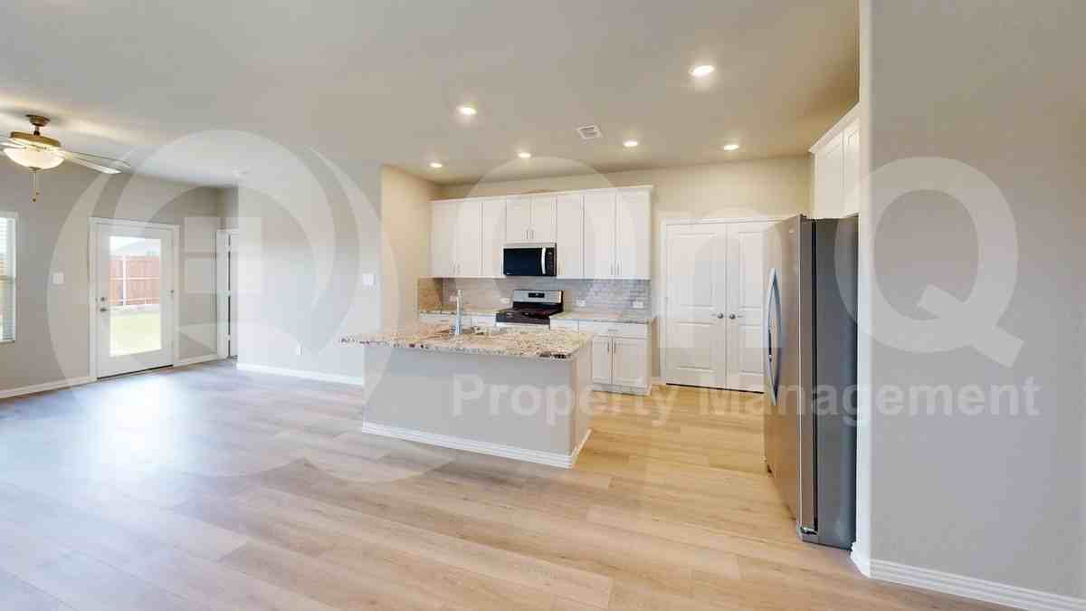 517 Ridgedale Dr - Photo 4 of 26