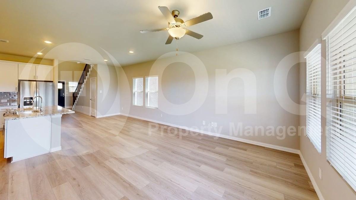 517 Ridgedale Dr - Photo 6 of 26
