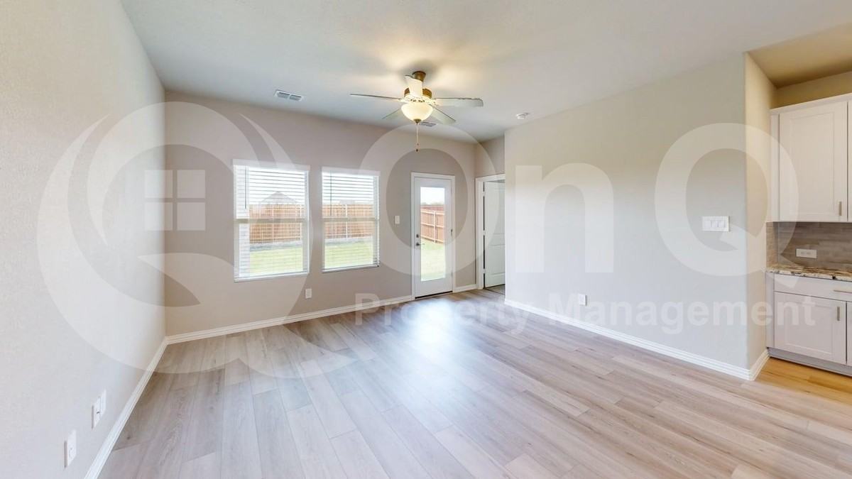 517 Ridgedale Dr - Photo 7 of 26