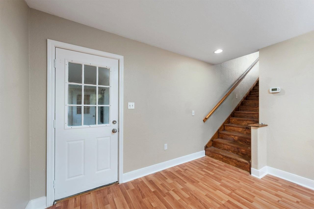 1728 Connorvale Rd #B - Photo 4 of 43