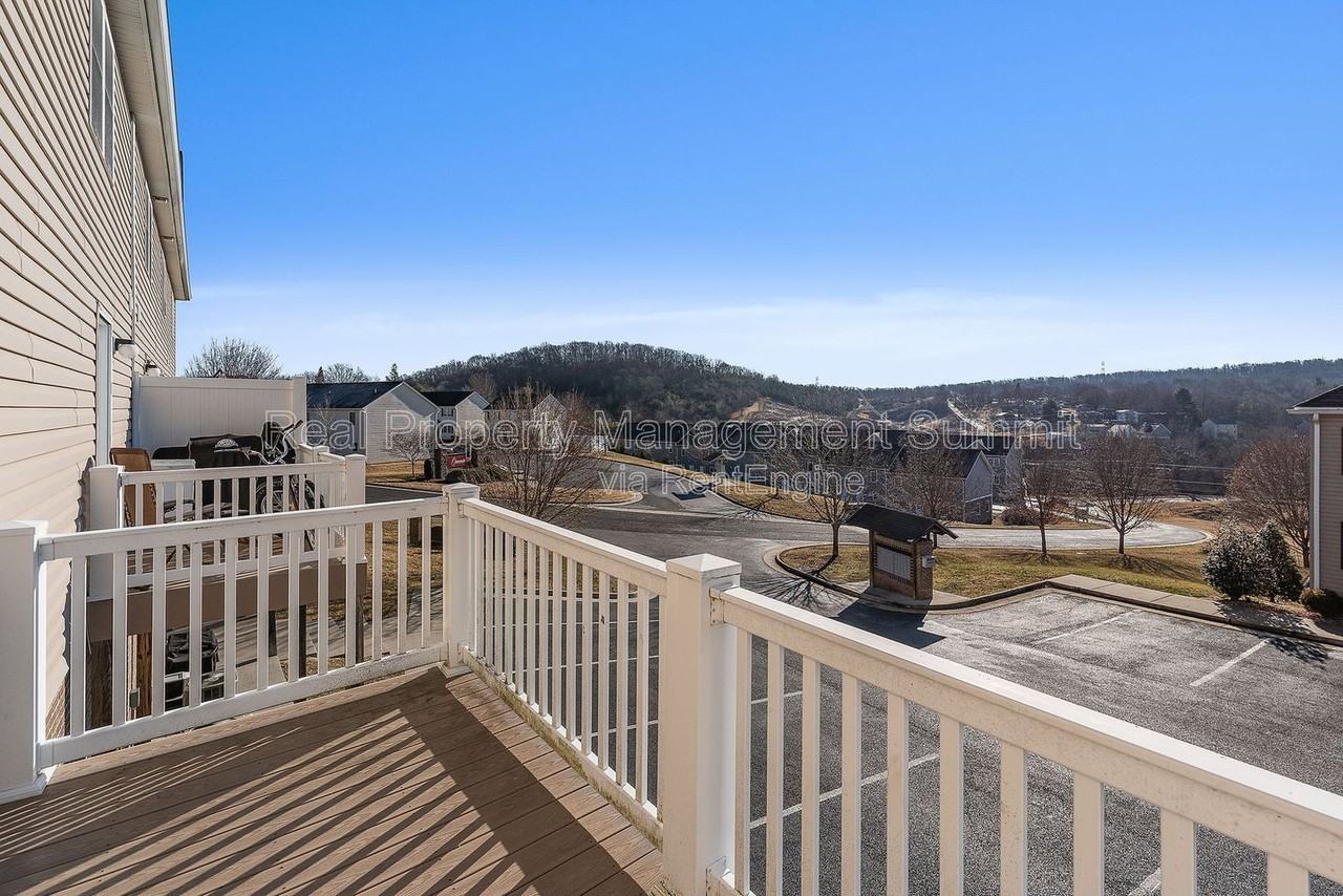 1009 Seth Dr #104 - Photo 3 of 19