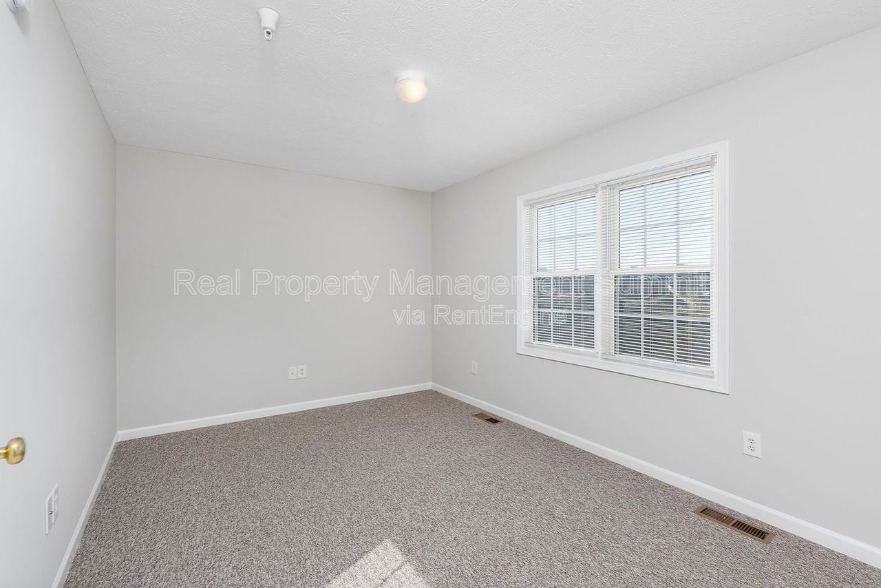 1009 Seth Dr #104 - Photo 4 of 19