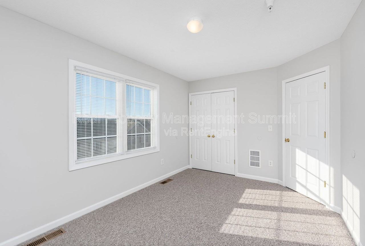 1009 Seth Dr #104 - Photo 5 of 19