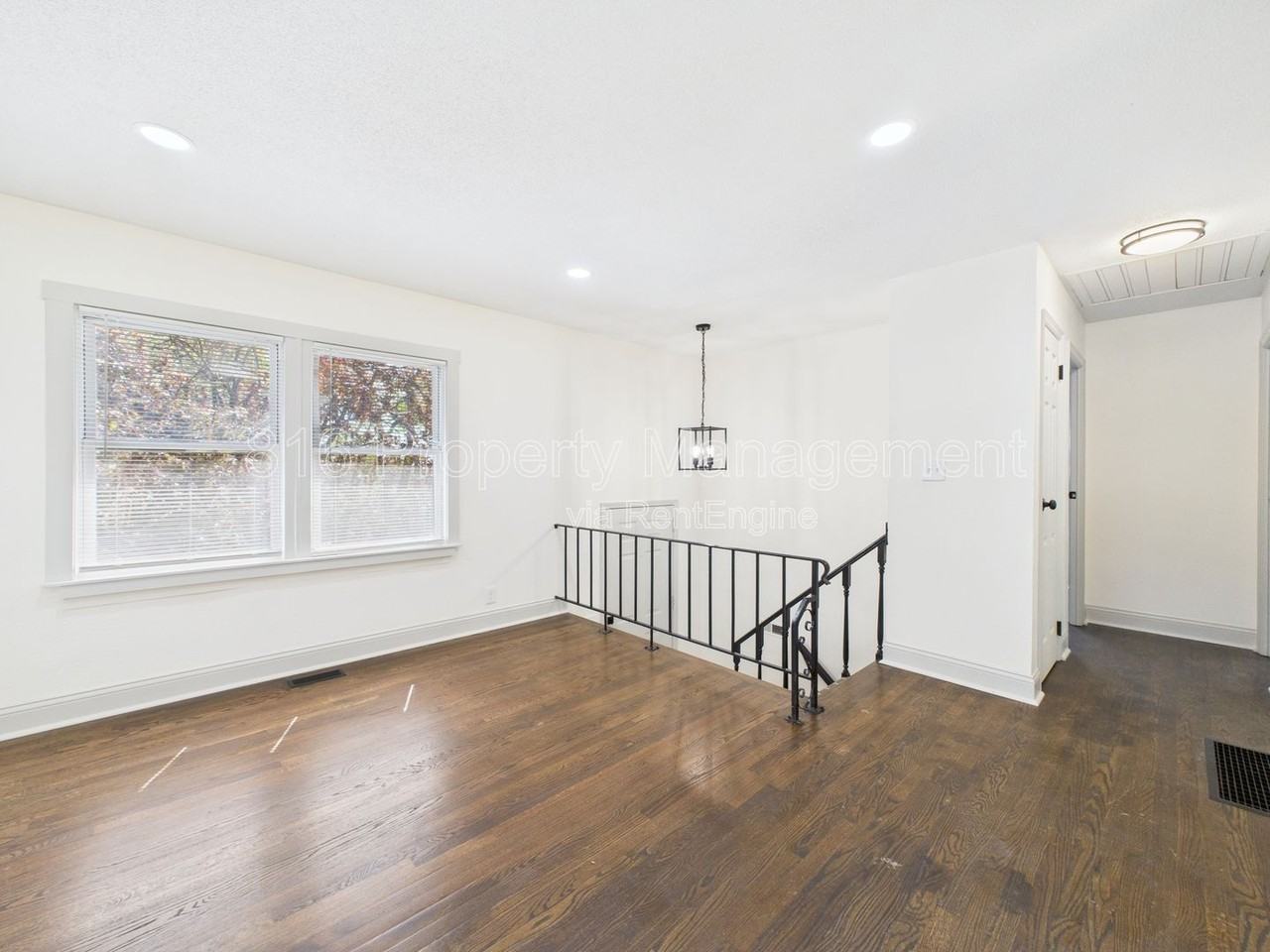 1406 N Ponca Dr - Photo 2 of 28