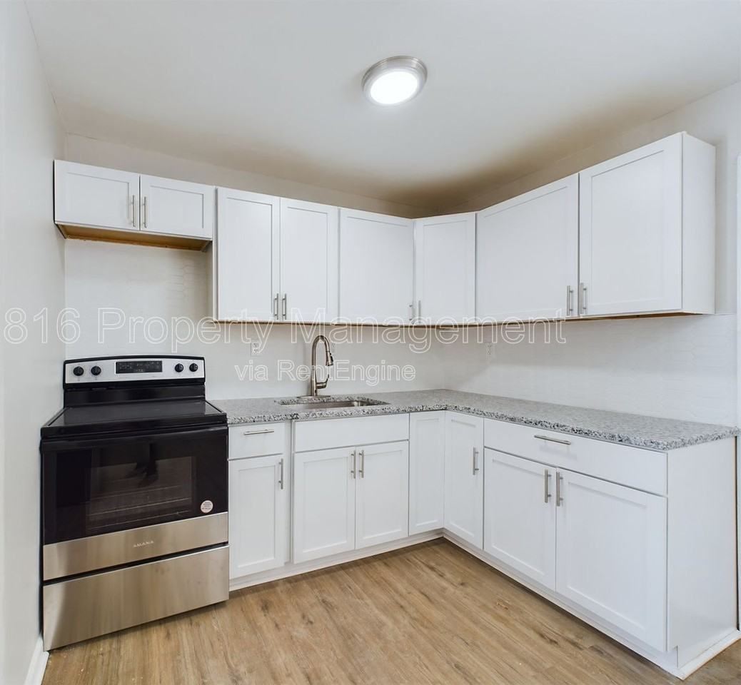 11404 Eastern Ave - Photo 4 of 18