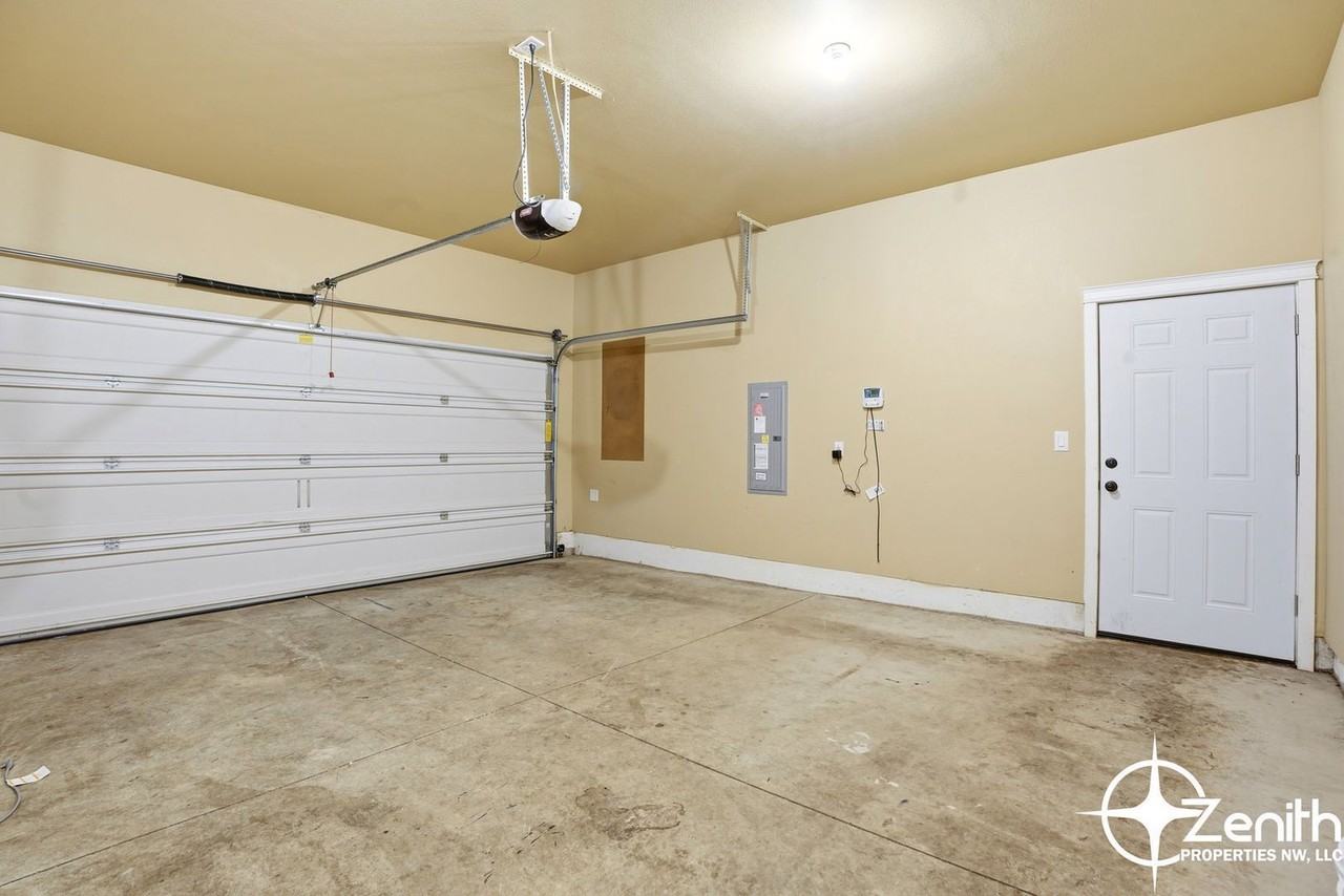 4608 Ne 91st Way - Photo 3 of 48