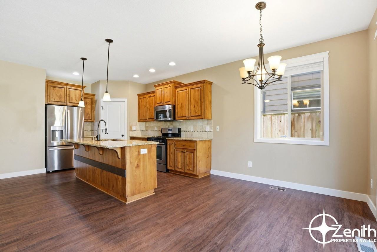 4608 Ne 91st Way - Photo 4 of 48