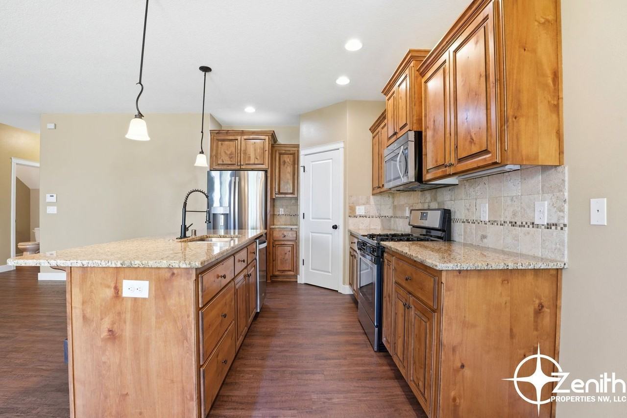 4608 Ne 91st Way - Photo 7 of 48