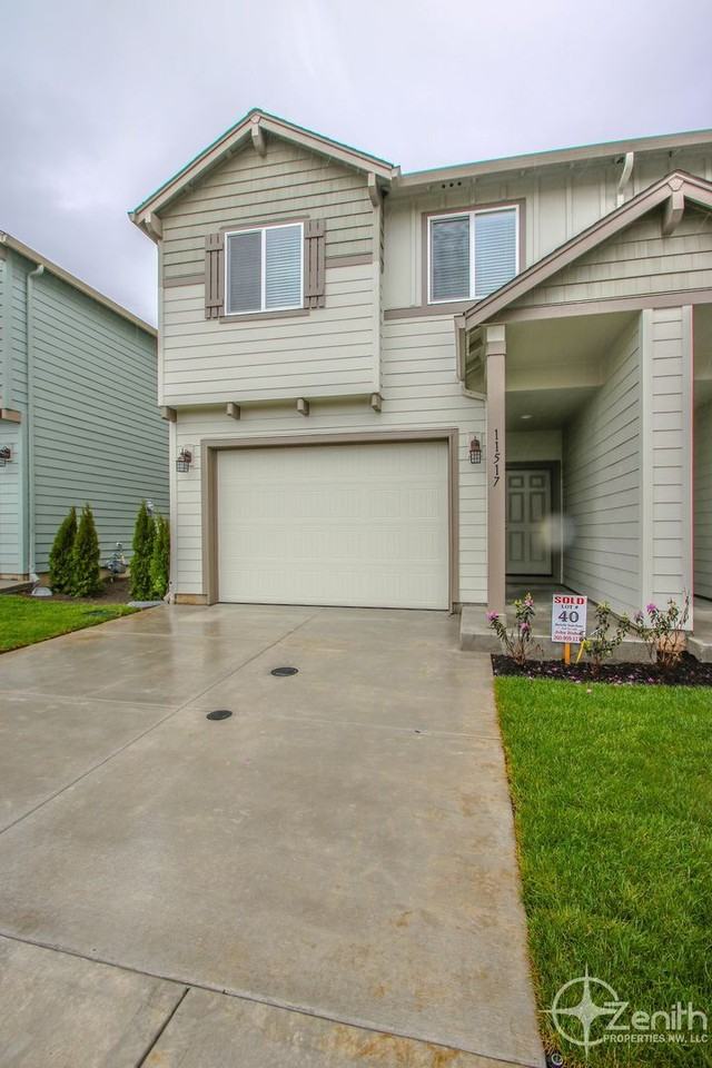 11517 Ne 125th Ave - Photo 2 of 17