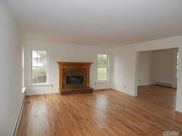 4 Anthony Dr - Photo 3 of 17