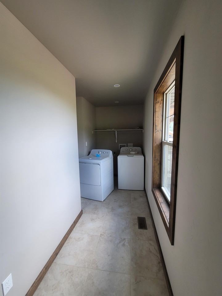 401 Alpine Dr #A - Photo 2 of 50