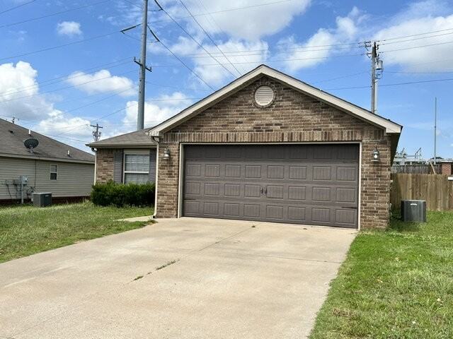 217 Regency Dr - Photo 2 of 15