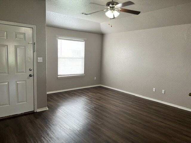 217 Regency Dr - Photo 4 of 15