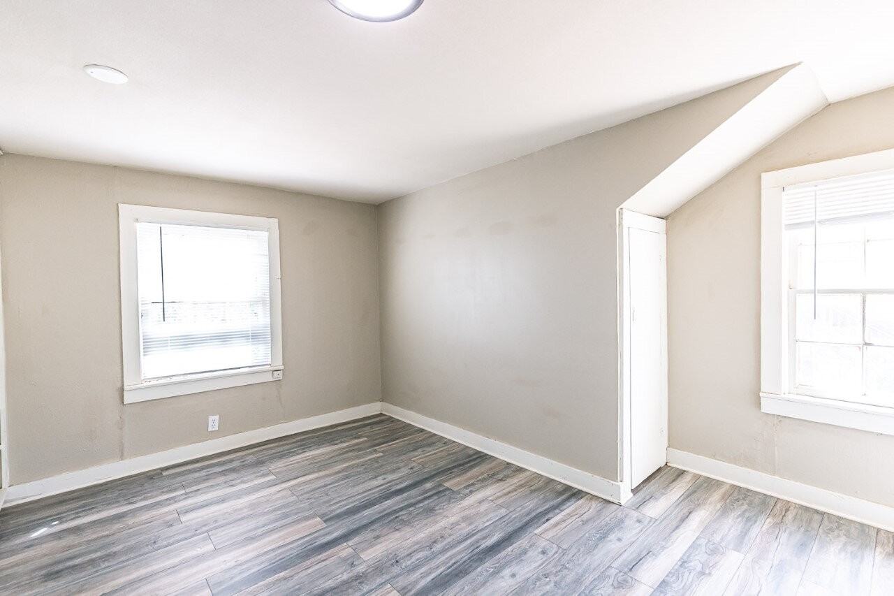 2311 25th St - Photo 5 of 15