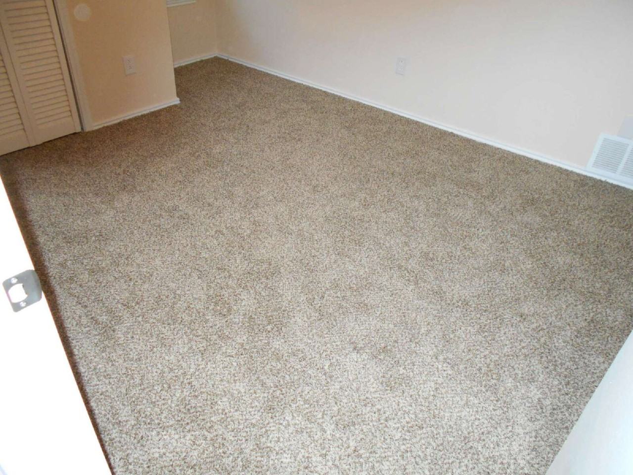 5739 Emory St - Photo 2 of 14