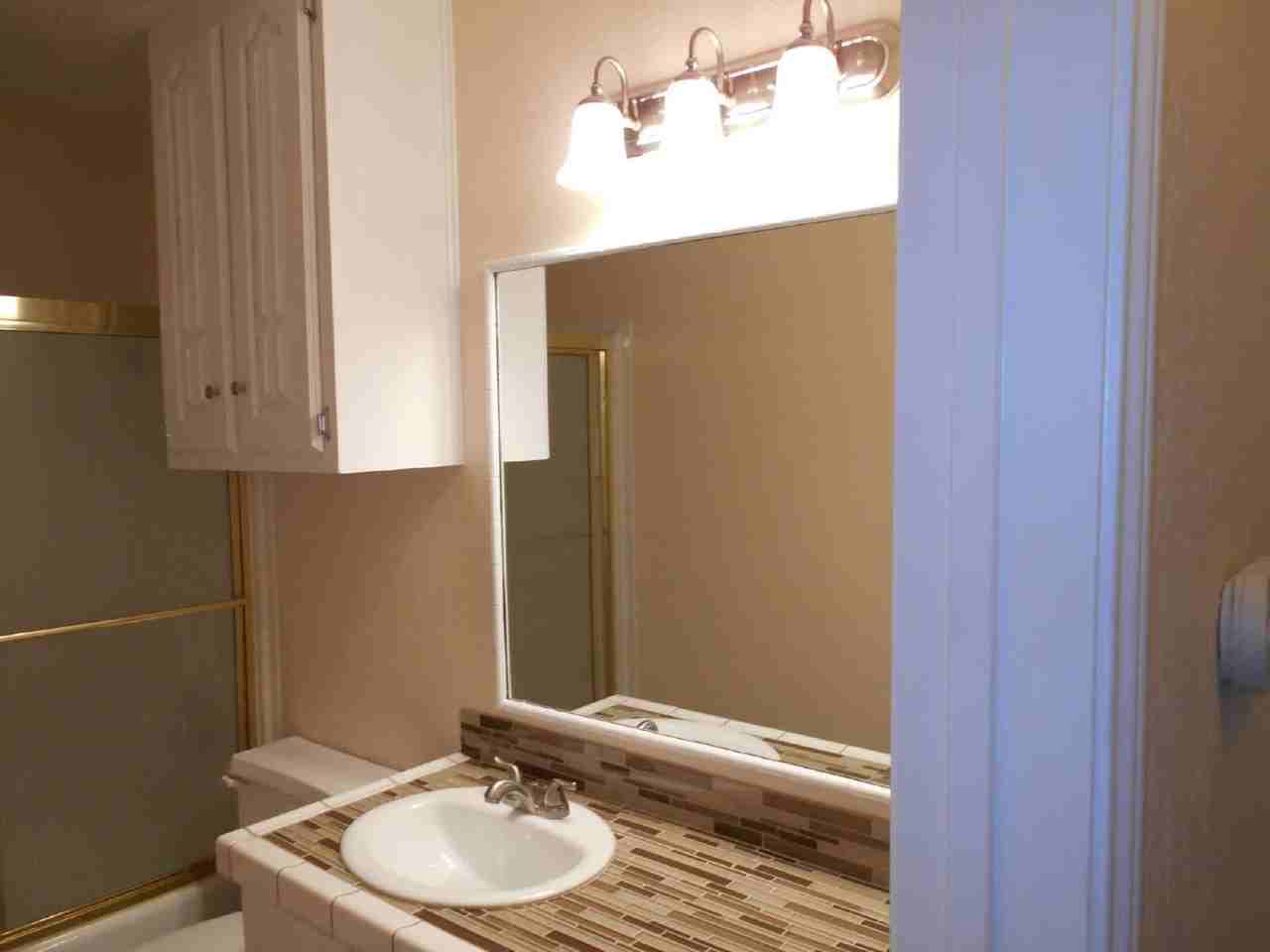 5739 Emory St - Photo 4 of 14