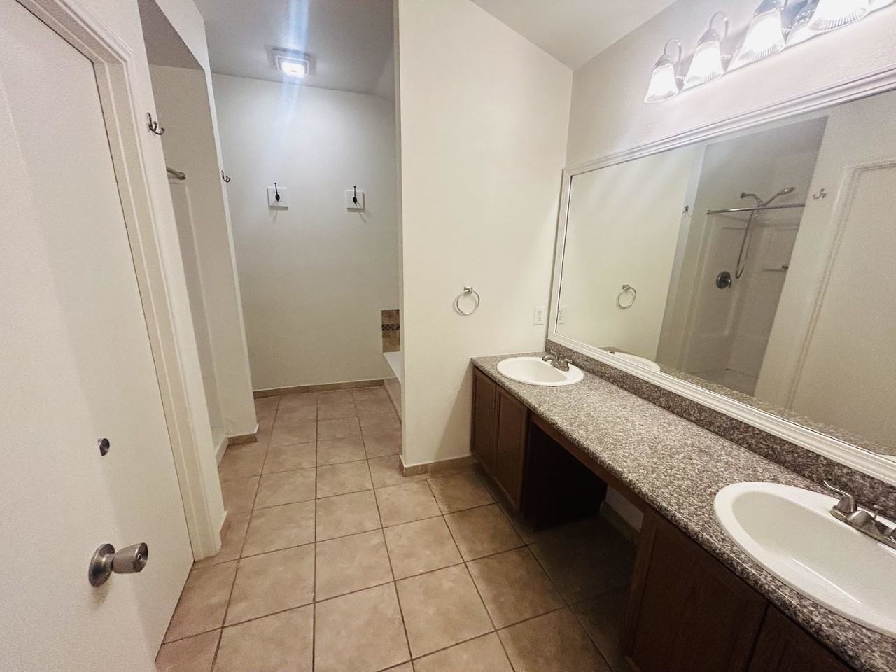 9838 Charline Ln - Photo 7 of 9