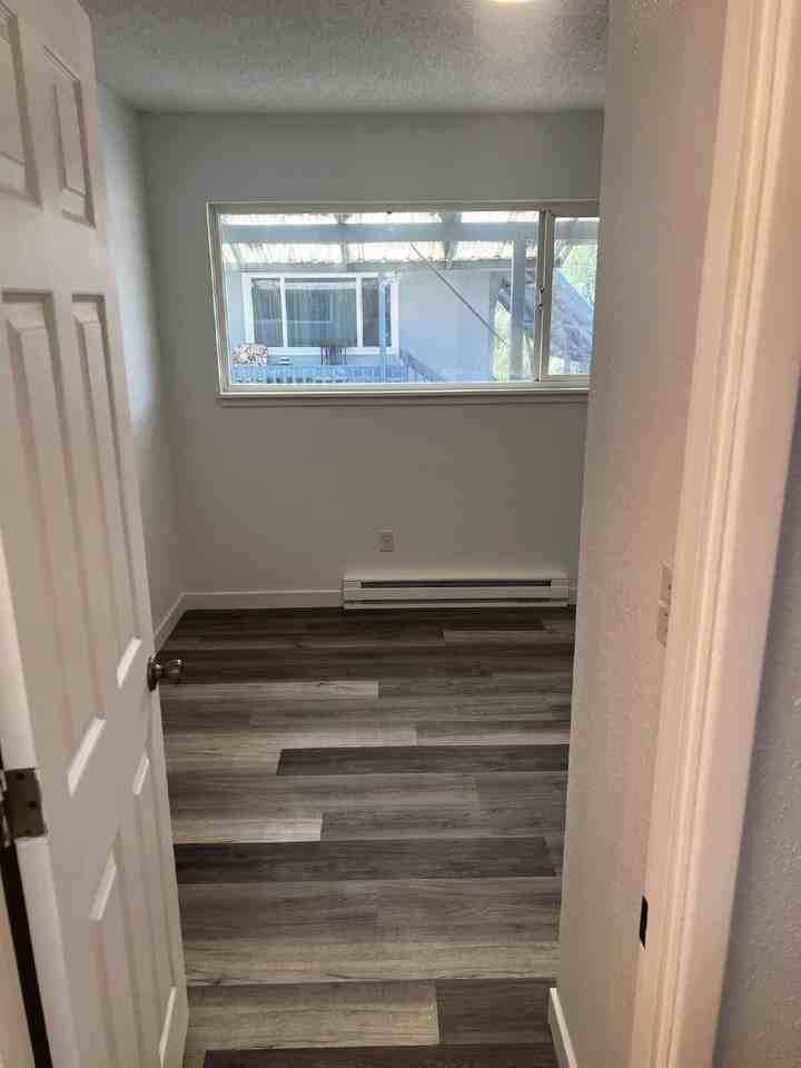220 N 8th St - Photo 3 of 6