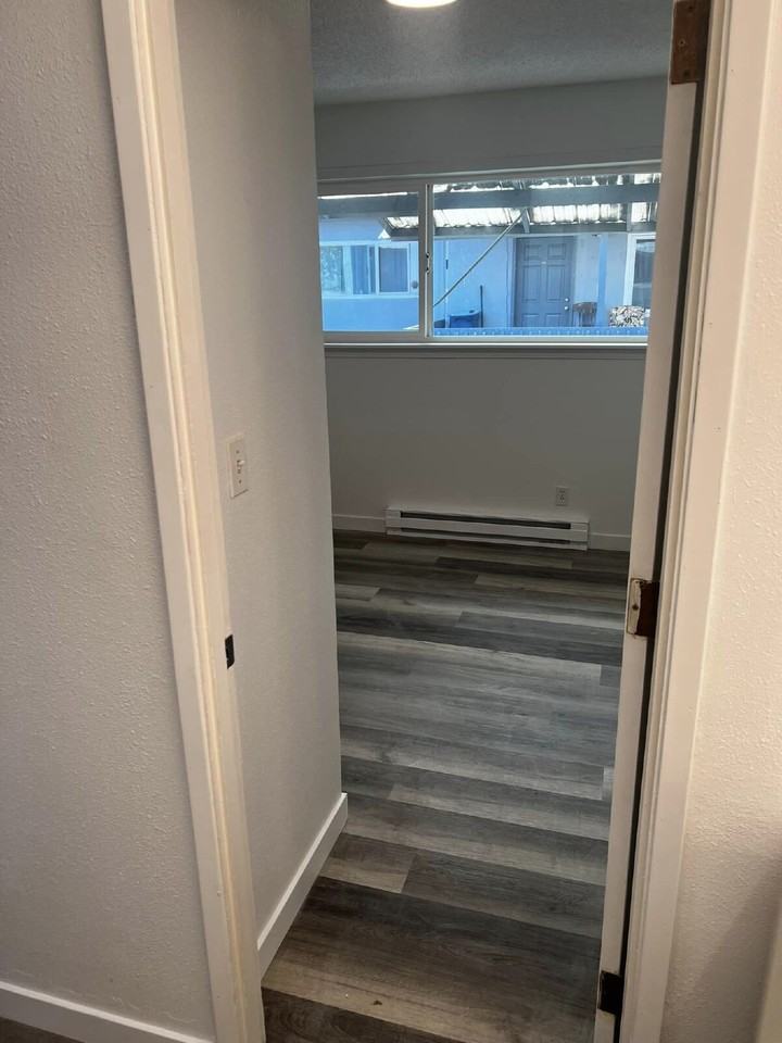 220 N 8th St - Photo 6 of 6