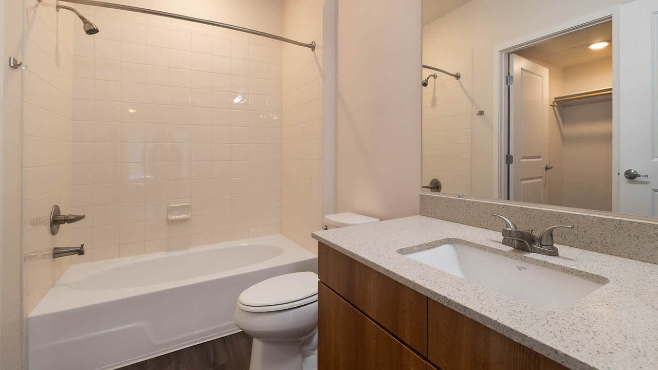 Radius Uptown - Photo 4 of 62