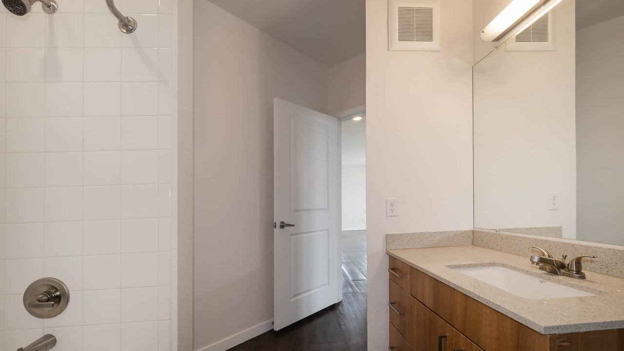 Radius Uptown - Photo 5 of 62